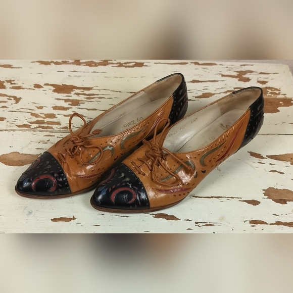 Vintage Paradox Shoes - Picture 2 of 6